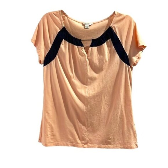 Nautica top with triangle cutout - Picture 1 of 3